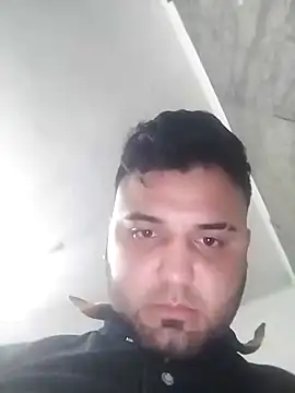 Snapshot of SINUECASTILLO chatting on 01/01/25, 12:11 SINUECASTILLO online show from 01/01/25, 12:11