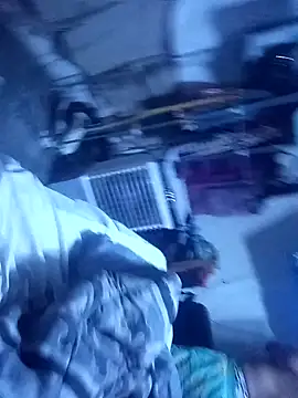 Snapshot of SINUECASTILLO chatting on 02/04/25, 10:21 SINUECASTILLO online show from 02/04/25, 10:21