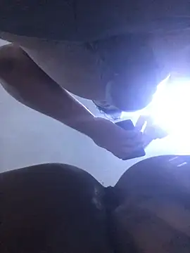 Snapshot of SINUECASTILLO chatting on 03/17/25, 10:49 SINUECASTILLO online show from 03/17/25, 10:49