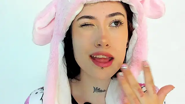 melody suarez online show from 12/27/24, 07:14