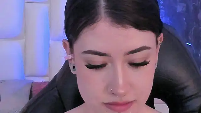 melody suarez online show from 02/07/25, 11:03