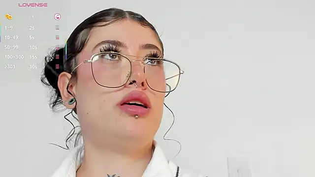 melody suarez online show from 03/09/25, 02:07