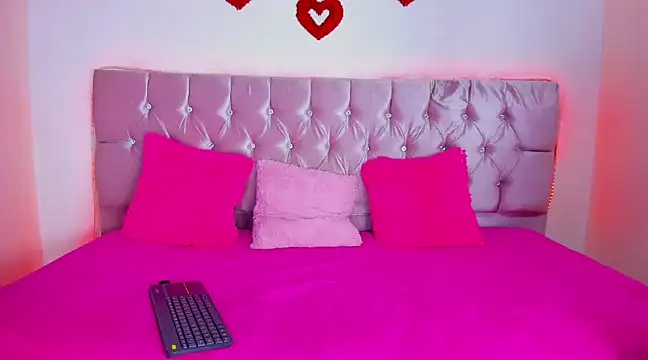 Snapshot of Cristal_moon1 chatting on 12/26/24, 09:58 Cristal moon1 online show from 12/26/24, 09:58