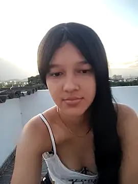 Snapshot of _Denis_sweet chatting on 02/15/25, 11:14  Denis sweet online show from 02/15/25, 11:14