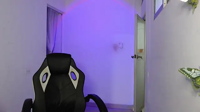 Snapshot of _Denis_sweet chatting on 03/13/25, 03:44  Denis sweet online show from 03/13/25, 03:44