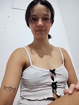 Snapshot of _Denis_sweet chatting on 10/17/25, 02:26  Denis sweet online show from 10/17/25, 02:26