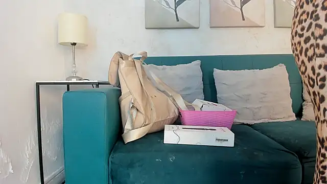 miranda villa online show from 11/21/25, 12:04