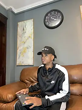 AaronCruz  online show from 02/15/25, 01:27