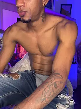 AaronCruz  online show from 10/28/25, 05:33