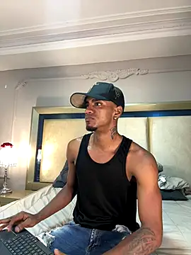 AaronCruz  online show from 12/02/25, 09:21