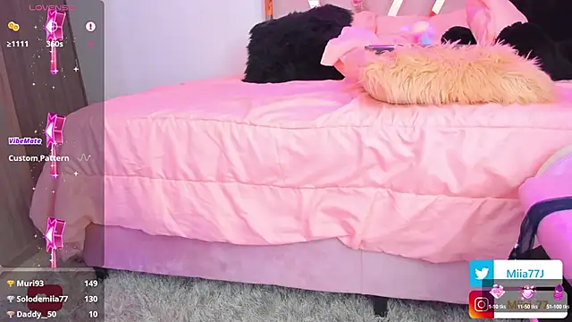 Snapshot of Miia77_ chatting on 12/22/24, 05:56 Miia77  online show from 12/22/24, 05:56