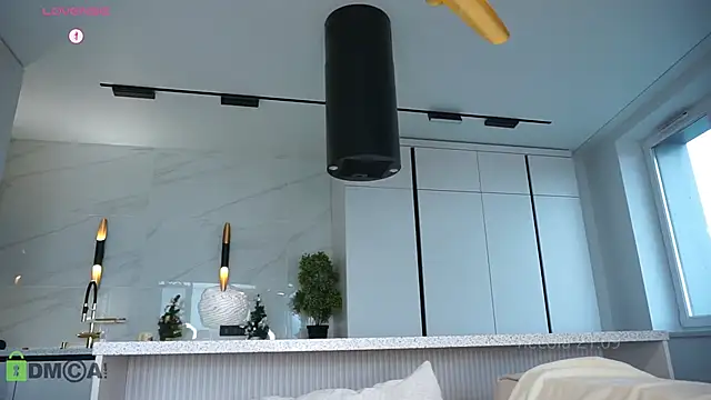 hecola online show from 09/21/25, 10:17