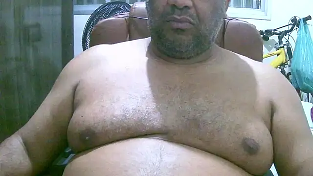 Snapshot of ulmo_br chatting on 09/15/25, 12:43 ulmo br online show from 09/15/25, 12:43