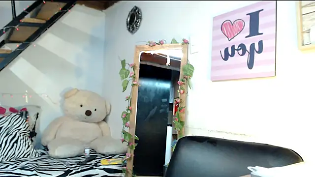 luna sky83 online show from 01/19/25, 02:38