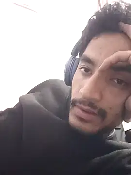 Snapshot of nskgenz chatting on 11/15/25, 07:43 nskgenz online show from 11/15/25, 07:43