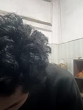 Snapshot of nskgenz chatting on 12/23/25, 05:27 nskgenz online show from 12/23/25, 05:27