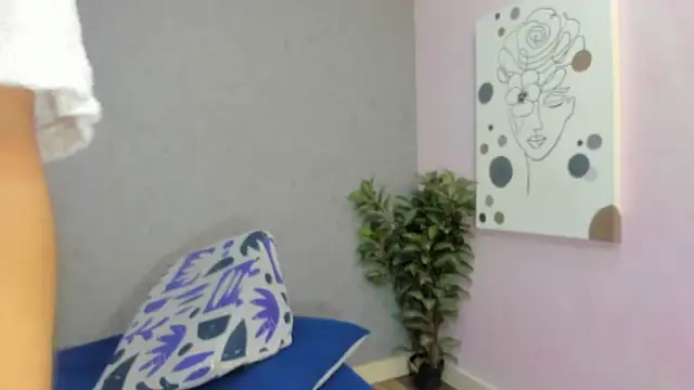 Tiffany mendez online show from 12/14/25, 12:32