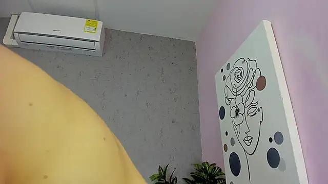 Tiffany mendez online show from 03/12/26, 12:11