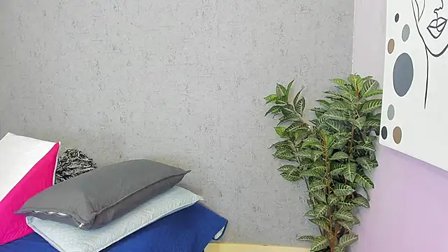 Tiffany mendez online show from 04/22/26, 12:07