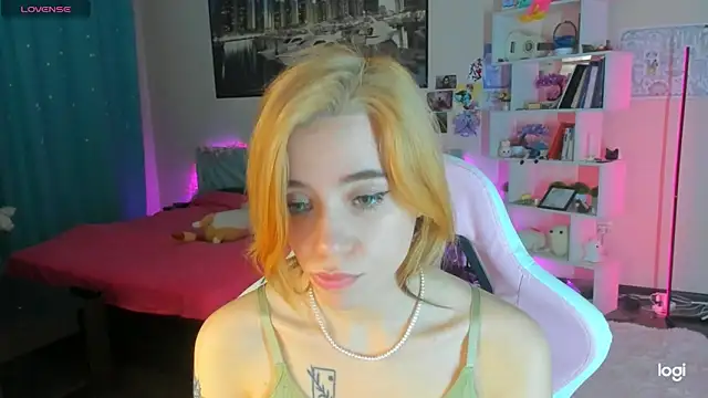 Ramona Johnson online show from 02/03/25, 03:31