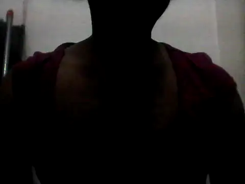 Snapshot of Liluzzi22 chatting on 11/07/25, 10:43 Liluzzi22 online show from 11/07/25, 10:43