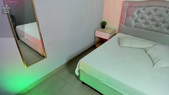 escarleth   online show from 01/10/26, 01:13