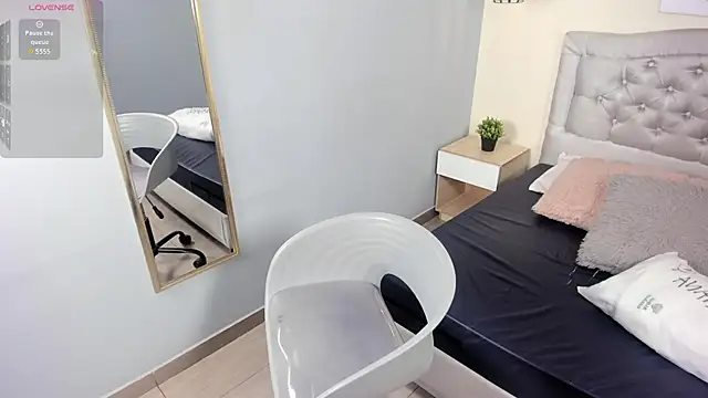 escarleth   online show from 02/14/26, 01:19