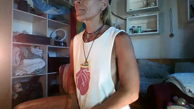 Snapshot of sabinytahot chatting on 12/17/24, 06:31 sabinytahot online show from 12/17/24, 06:31