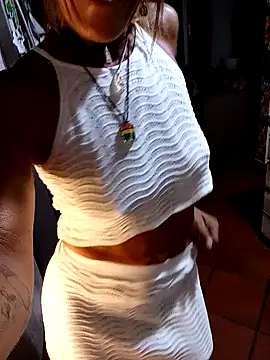 Snapshot of sabinytahot chatting on 01/16/25, 03:23 sabinytahot online show from 01/16/25, 03:23