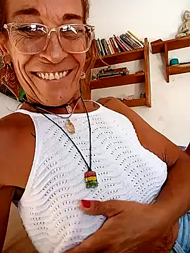 Snapshot of sabinytahot chatting on 02/13/25, 06:38 sabinytahot online show from 02/13/25, 06:38