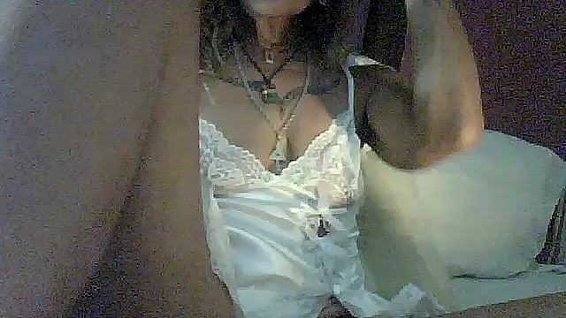 Snapshot of sabinytahot chatting on 11/19/25, 04:23 sabinytahot online show from 11/19/25, 04:23