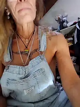 Snapshot of sabinytahot chatting on 04/09/26, 03:39 sabinytahot online show from 04/09/26, 03:39