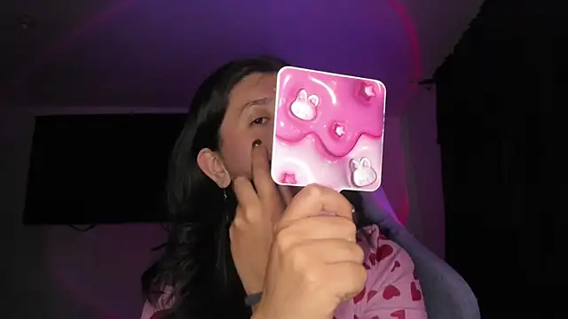 Bunnyy095 online show from 04/18/26, 02:37