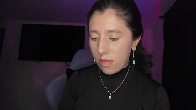 Bunnyy095 online show from 04/23/26, 12:01