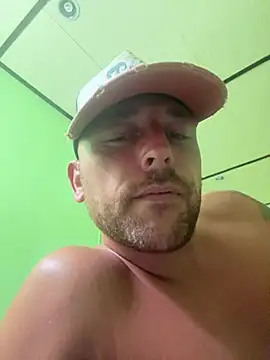 Snapshot of MADE_IN_LONDON chatting on 02/11/25, 03:51 MADE IN LONDON online show from 02/11/25, 03:51