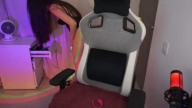 anyacutex online show from 10/31/25, 04:57