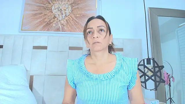 Snapshot of Hottest_Mature_ chatting on 10/11/25, 03:06 Hottest Mature  online show from 10/11/25, 03:06