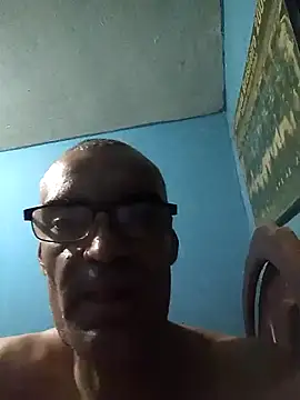 Snapshot of hugosafado333 chatting on 12/07/24, 06:43 hugosafado333 online show from 12/07/24, 06:43