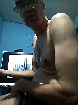 Snapshot of hugosafado333 chatting on 01/13/25, 03:01 hugosafado333 online show from 01/13/25, 03:01