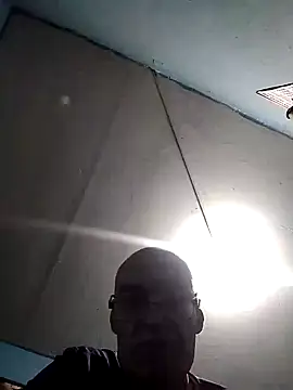 Snapshot of hugosafado333 chatting on 02/02/25, 02:06 hugosafado333 online show from 02/02/25, 02:06