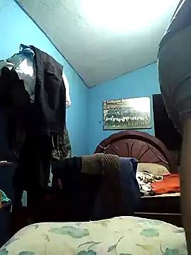 Snapshot of hugosafado333 chatting on 02/13/25, 03:18 hugosafado333 online show from 02/13/25, 03:18