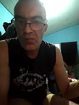 Snapshot of hugosafado333 chatting on 02/26/25, 05:09 hugosafado333 online show from 02/26/25, 05:09