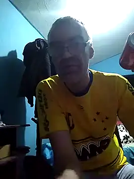 Snapshot of hugosafado333 chatting on 03/20/25, 03:13 hugosafado333 online show from 03/20/25, 03:13