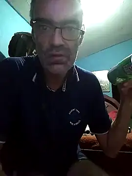 Snapshot of hugosafado333 chatting on 03/23/25, 02:26 hugosafado333 online show from 03/23/25, 02:26