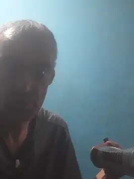 Snapshot of hugosafado333 chatting on 09/17/25, 06:04 hugosafado333 online show from 09/17/25, 06:04