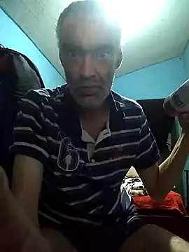 Snapshot of hugosafado333 chatting on 09/23/25, 02:36 hugosafado333 online show from 09/23/25, 02:36