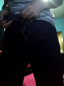 Snapshot of hugosafado333 chatting on 09/24/25, 03:32 hugosafado333 online show from 09/24/25, 03:32