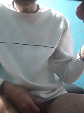 Snapshot of hugosafado333 chatting on 10/05/25, 01:48 hugosafado333 online show from 10/05/25, 01:48