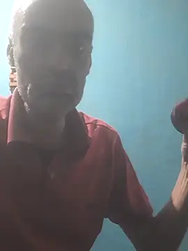 Snapshot of hugosafado333 chatting on 10/18/25, 02:14 hugosafado333 online show from 10/18/25, 02:14