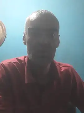 Snapshot of hugosafado333 chatting on 10/19/25, 03:29 hugosafado333 online show from 10/19/25, 03:29